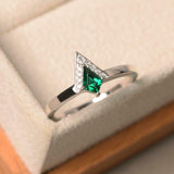 0.5ct Engagement Ring Kite Cut Green Emerald V Shape Crown 14k White Gold Finish
