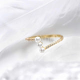 0.5ct Round Cut Simulated Diamond Three Stone Pearl Ring 14k Yellow Gold Plated